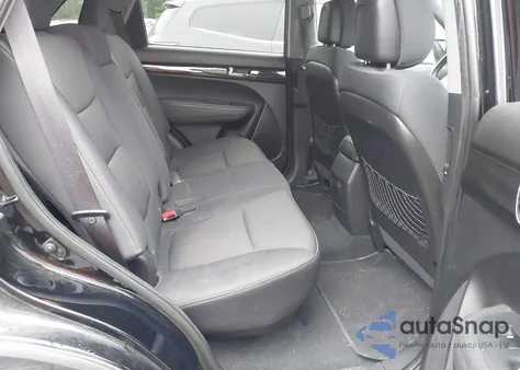 2011 Kia Sorento Lx z USA, uszkodzony, nr VIN 5XYKTDA11BG134978